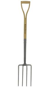 Kent and Stowe Carbon Steel Digging Fork 70100207 is a top-quality robust fork with an extended shank to help minimise back strain.